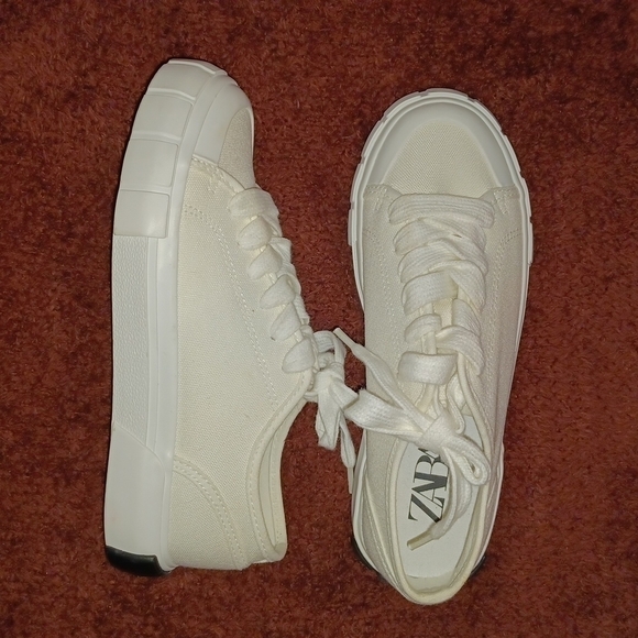 ZARA TENNIS SHOES.     NWOT - Picture 3 of 12